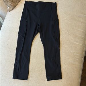 Lululemon women’s cropped wunder train leggings
